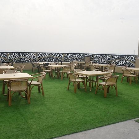 The Rich Hotel & Apartments Lahore Esterno foto