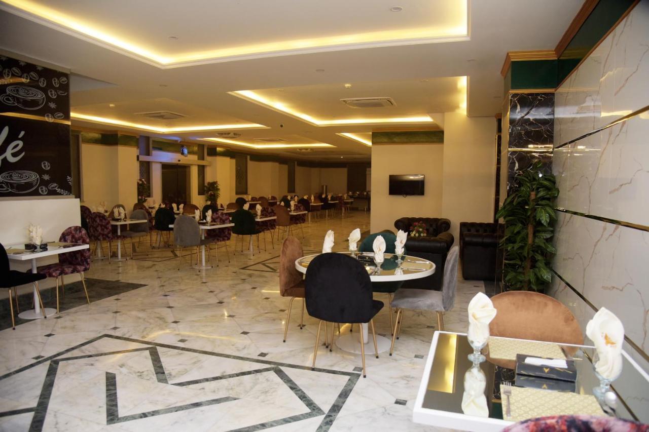 The Rich Hotel & Apartments Lahore Esterno foto