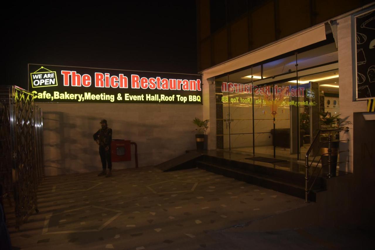 The Rich Hotel & Apartments Lahore Esterno foto