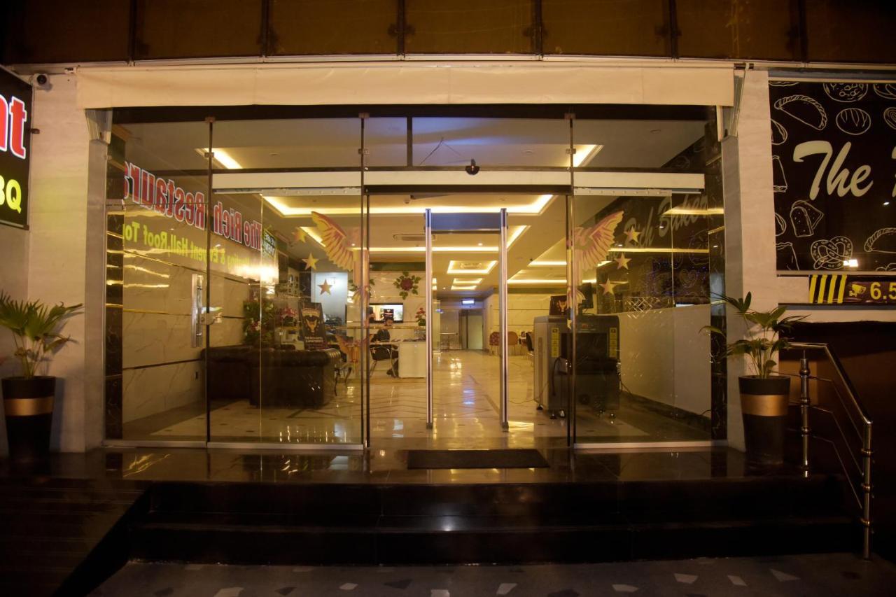 The Rich Hotel & Apartments Lahore Esterno foto