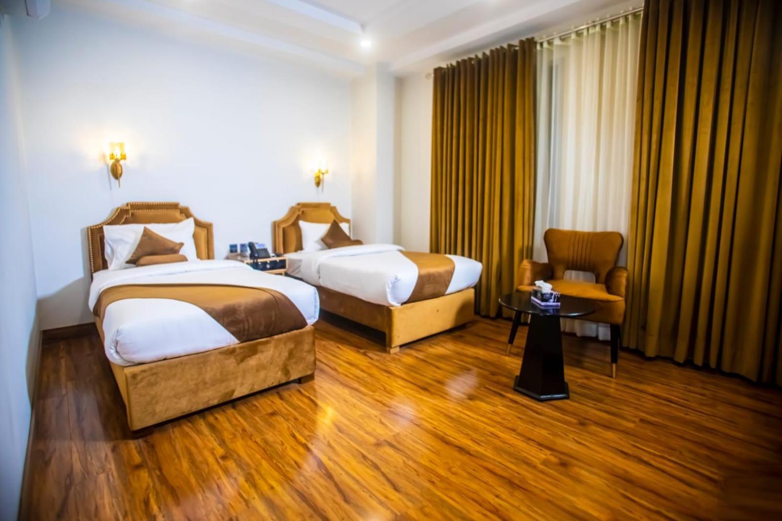 The Rich Hotel & Apartments Lahore Esterno foto