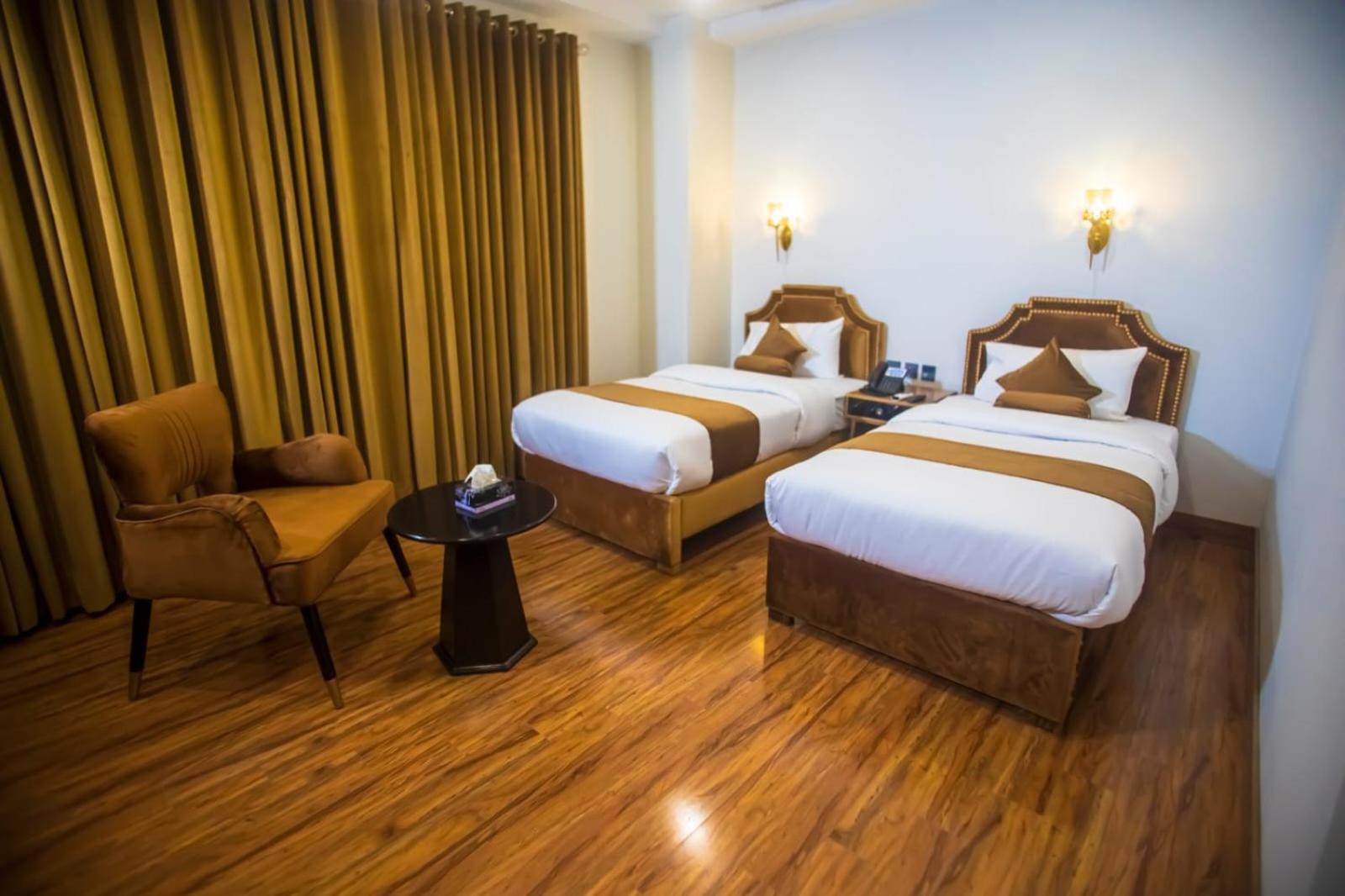 The Rich Hotel & Apartments Lahore Esterno foto