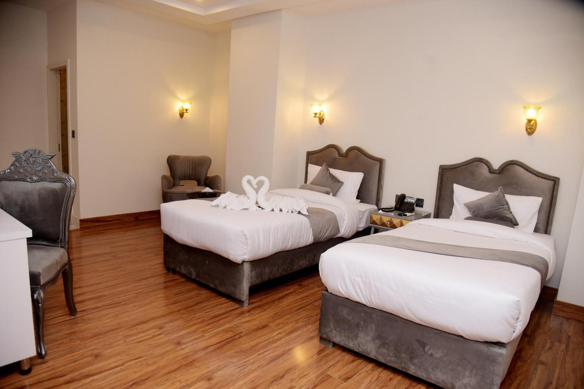 The Rich Hotel & Apartments Lahore Esterno foto