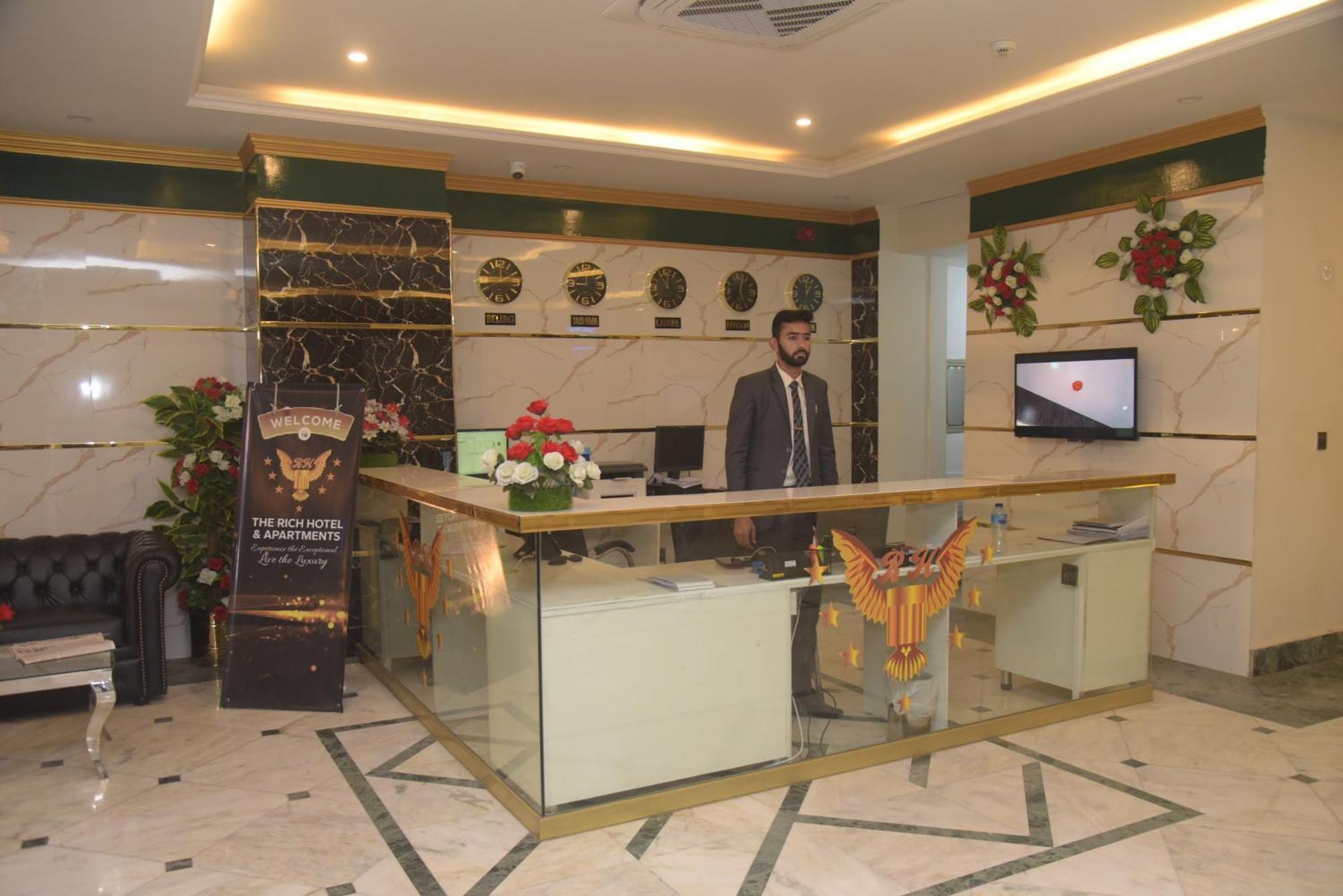 The Rich Hotel & Apartments Lahore Esterno foto